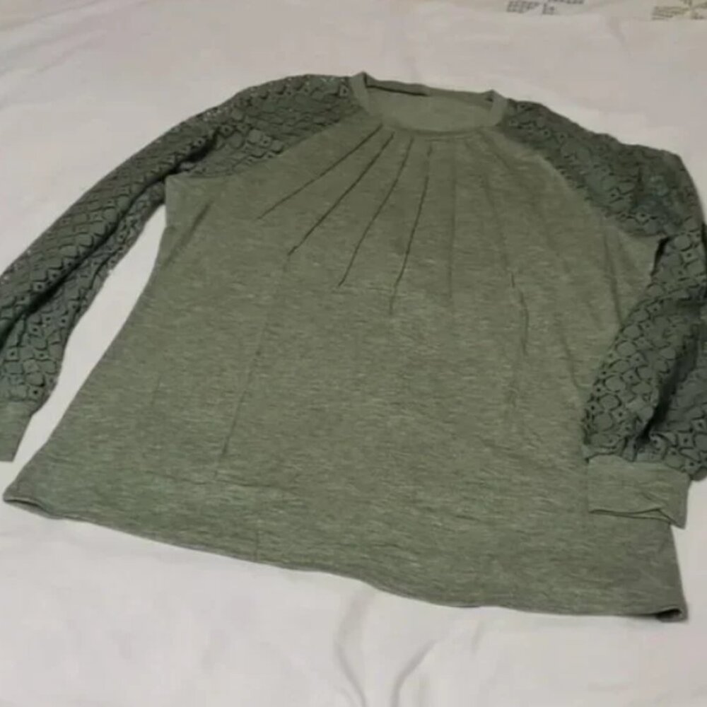 NEW Round Neck Raglan Lace Long Sleeve T-shirt in Green Size L NWOT